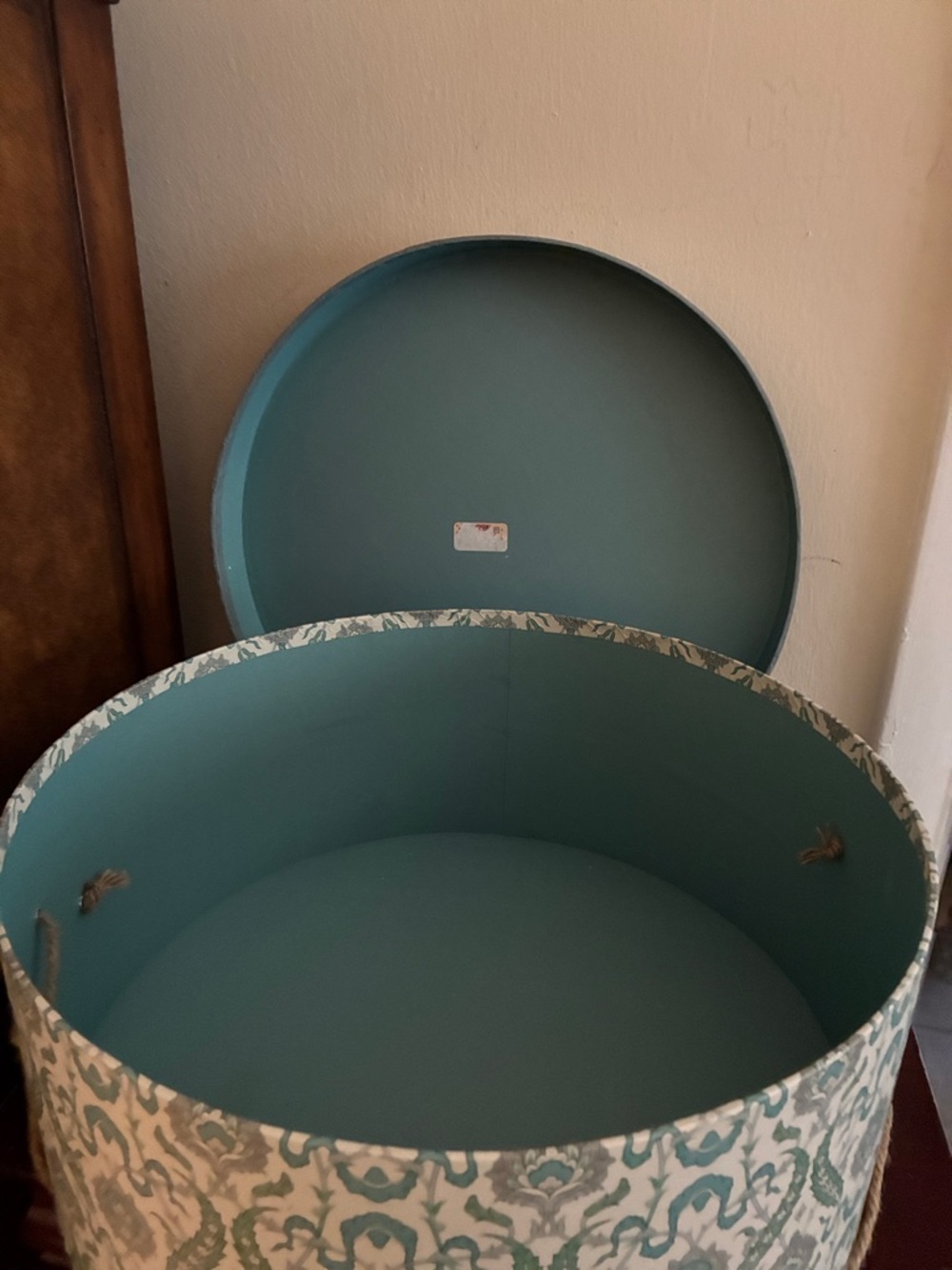 Vintage Hat/Storage Box
